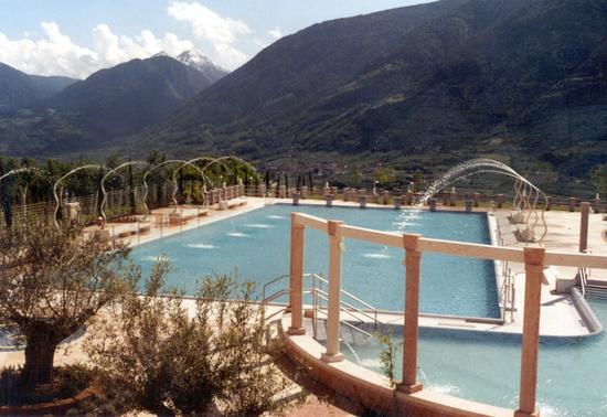 wunderschöne Badeanlage in Südtirol