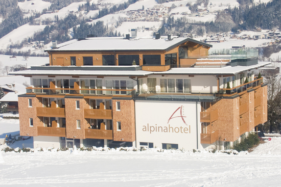 Panorama-Pool am Dach des Penthouse-Spas.