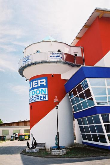 Aufgrund seiner Größe, den eingebauten Lichtquellen und Sichtfenstern bietet der Tauchturm ein ganzjähriges, gefahrloses und sicheres Ausüben des Tauchsportes.