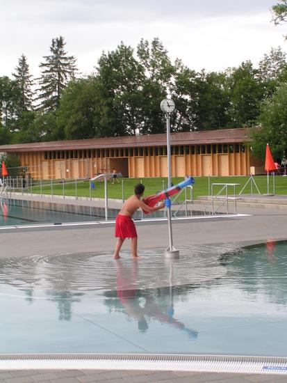 Wasserkanone sorgt für Abwechslung.