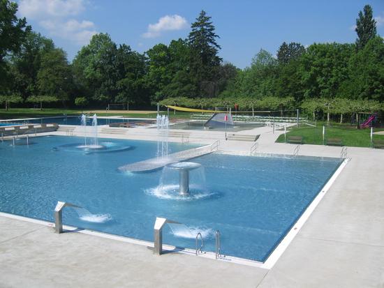 Diverse Attraktionen im Nichtschwimmerbereich